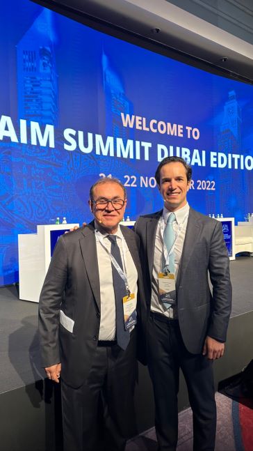  Zachary Cefaratti and Nouriel Roubini at the AIM Summit, Dubai.